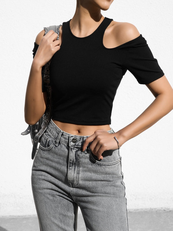 CUT OUT SHOULDERS DETAIL CROPPED TOP