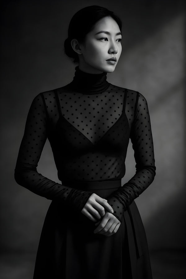 SHADOW DOT ELEGANT TURTLENECK
