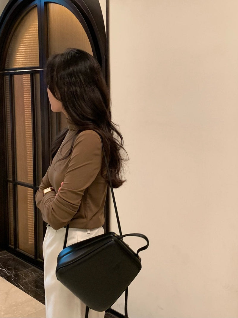 ALLURE HALF TURTLENECK TOP