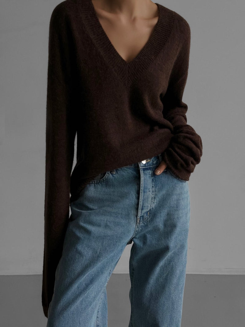 ALPACA DEEP V-NECK KNIT TOP