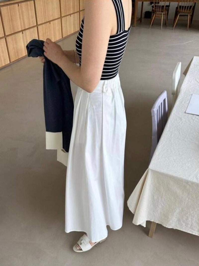 BACK BANDED FLARED PLEAT SKIRT