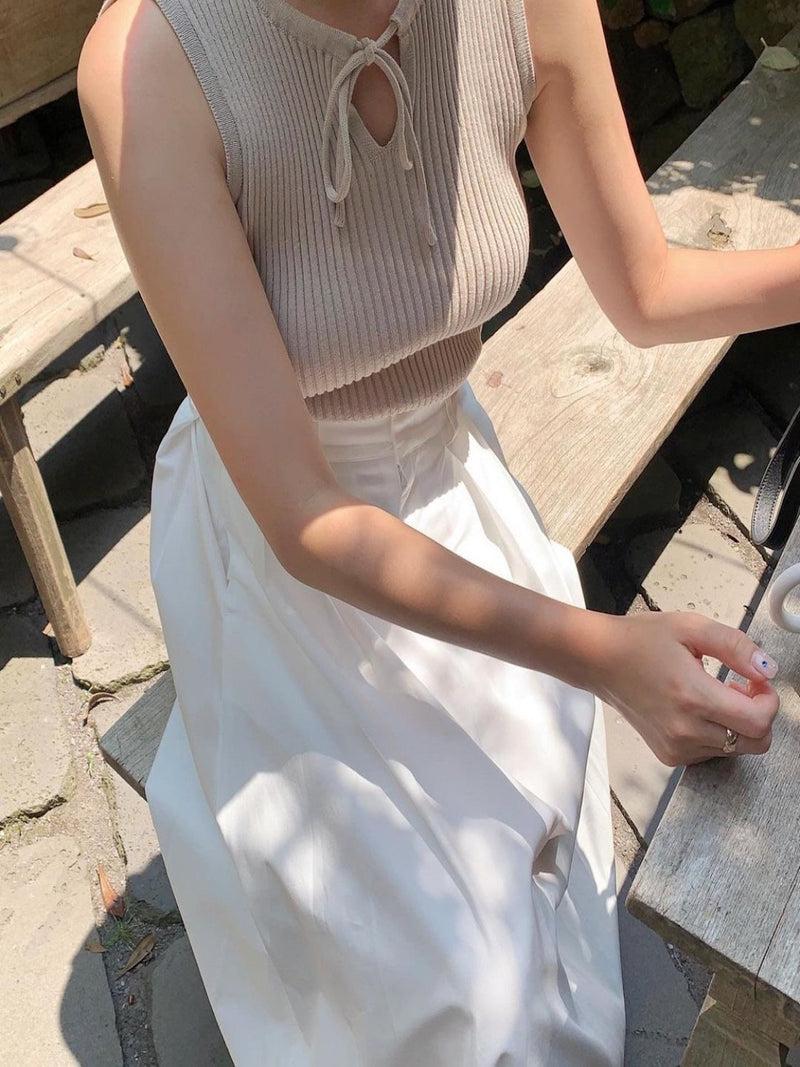 BACK BANDED FLARED PLEAT SKIRT