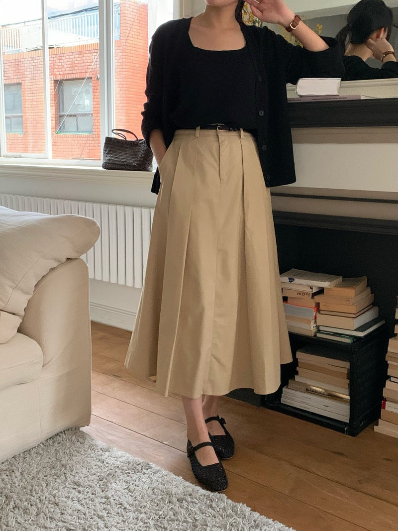 BACK BANDED FLARED PLEAT SKIRT