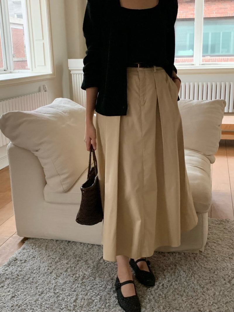 BACK BANDED FLARED PLEAT SKIRT