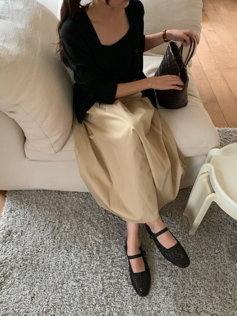 BACK BANDED FLARED PLEAT SKIRT
