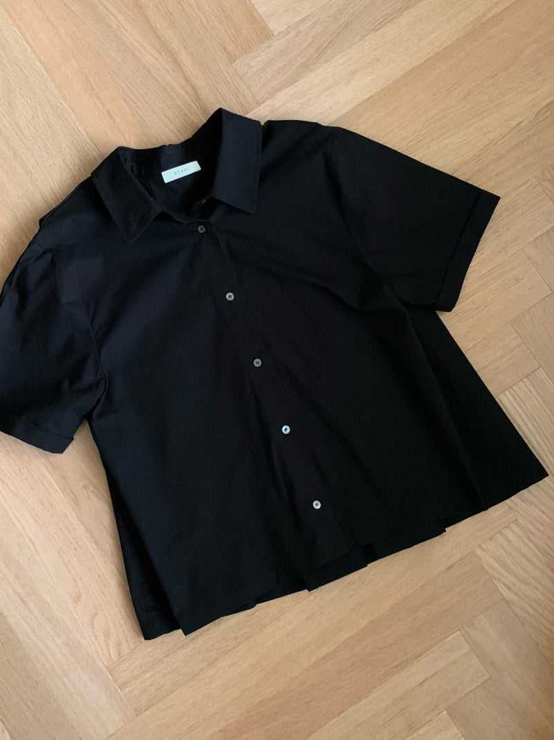 BACK PLEAT COTTON SHIRT