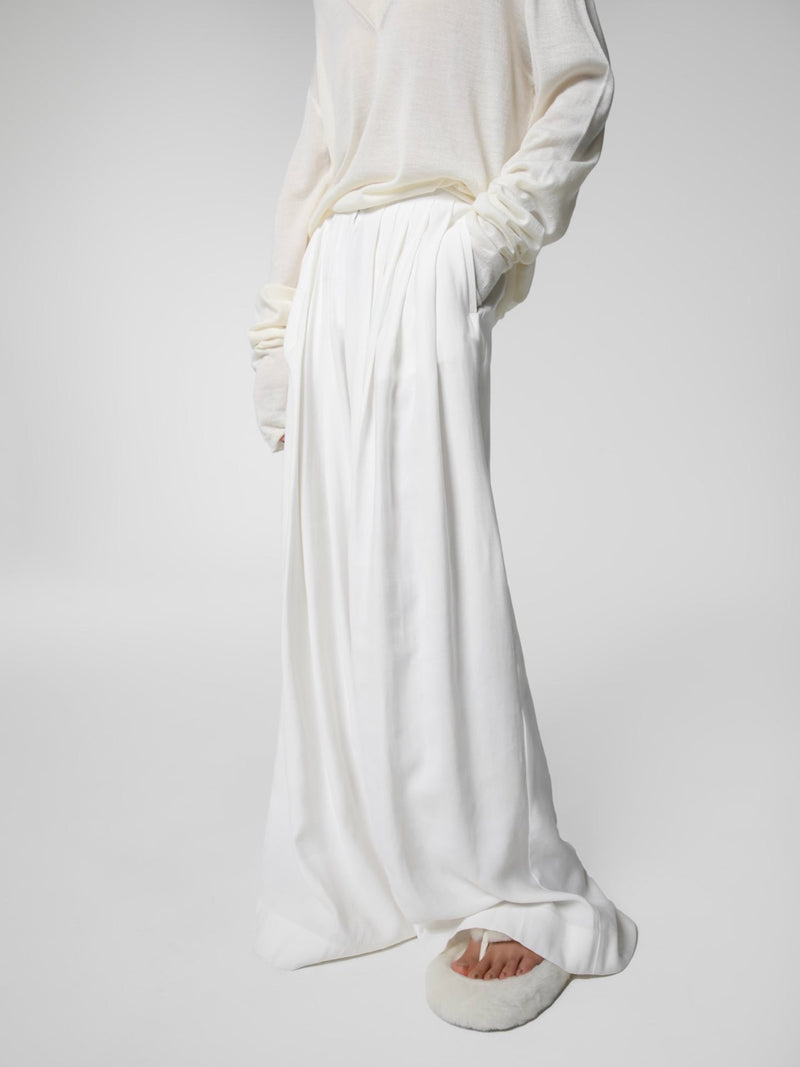 BAMBOO PIN TUCK PLEATED WIDE TROUSERS