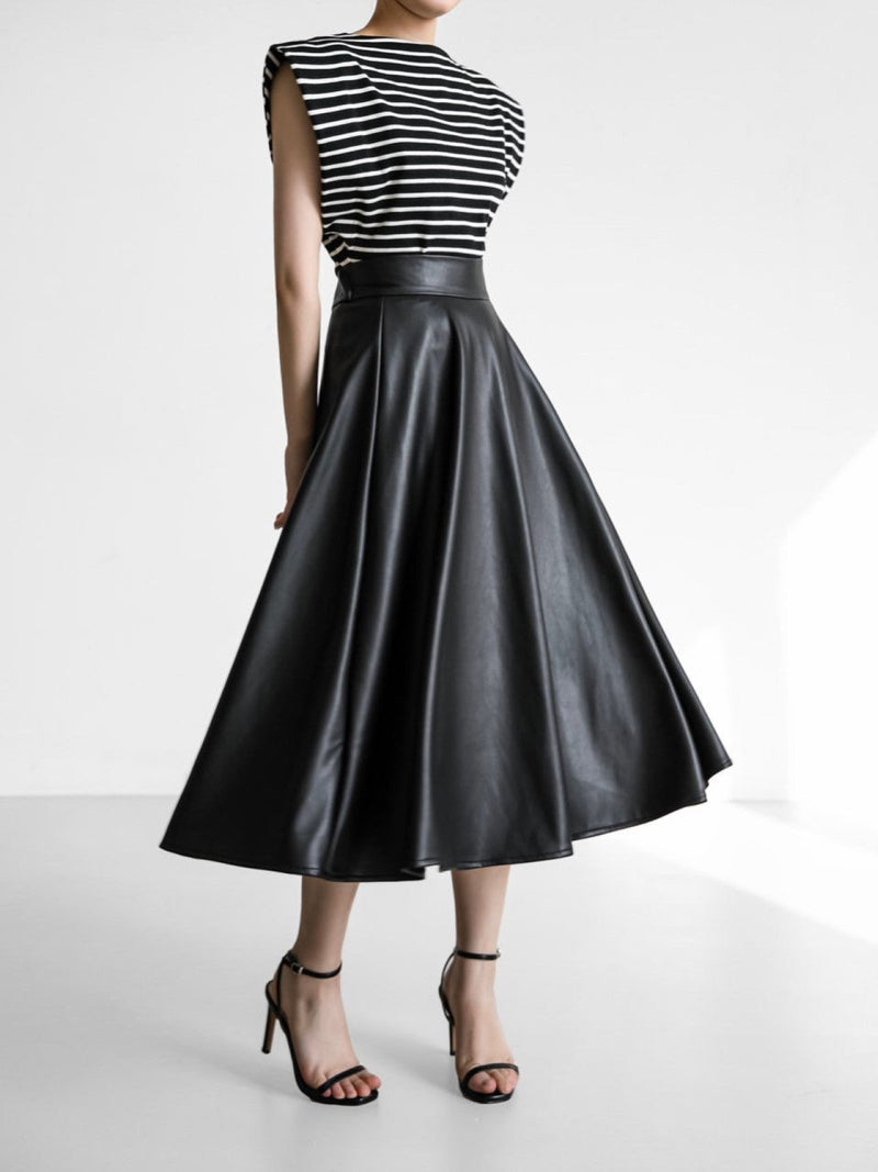 BOATNECK SQUARE SHOULDER SLEEVELESS TOP