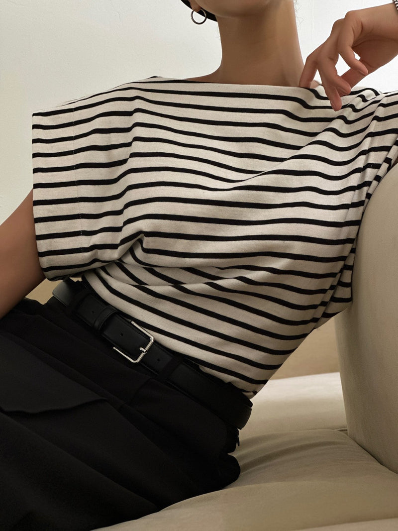 BOATNECK SQUARE SHOULDER SLEEVELESS TOP