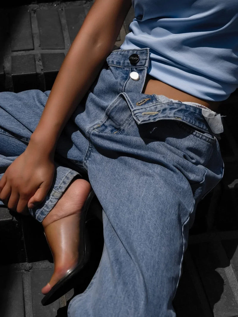 BUTTON FLY BOYFRIEND JEANS