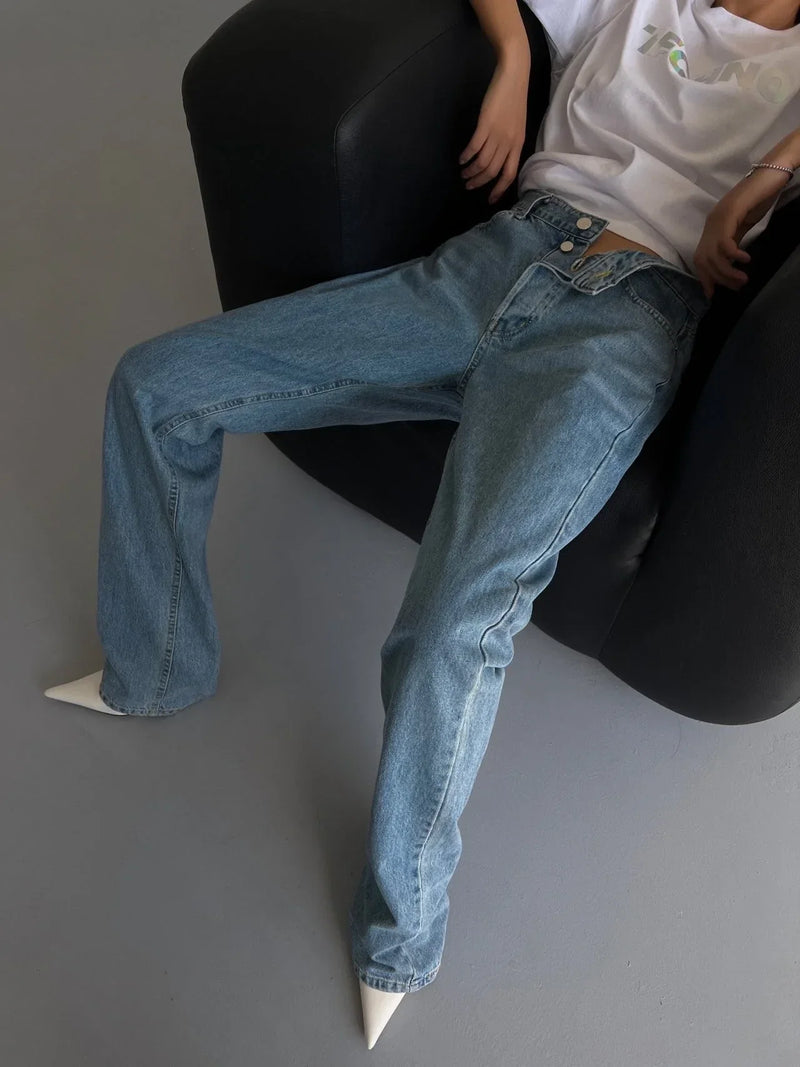 BUTTON FLY BOYFRIEND JEANS