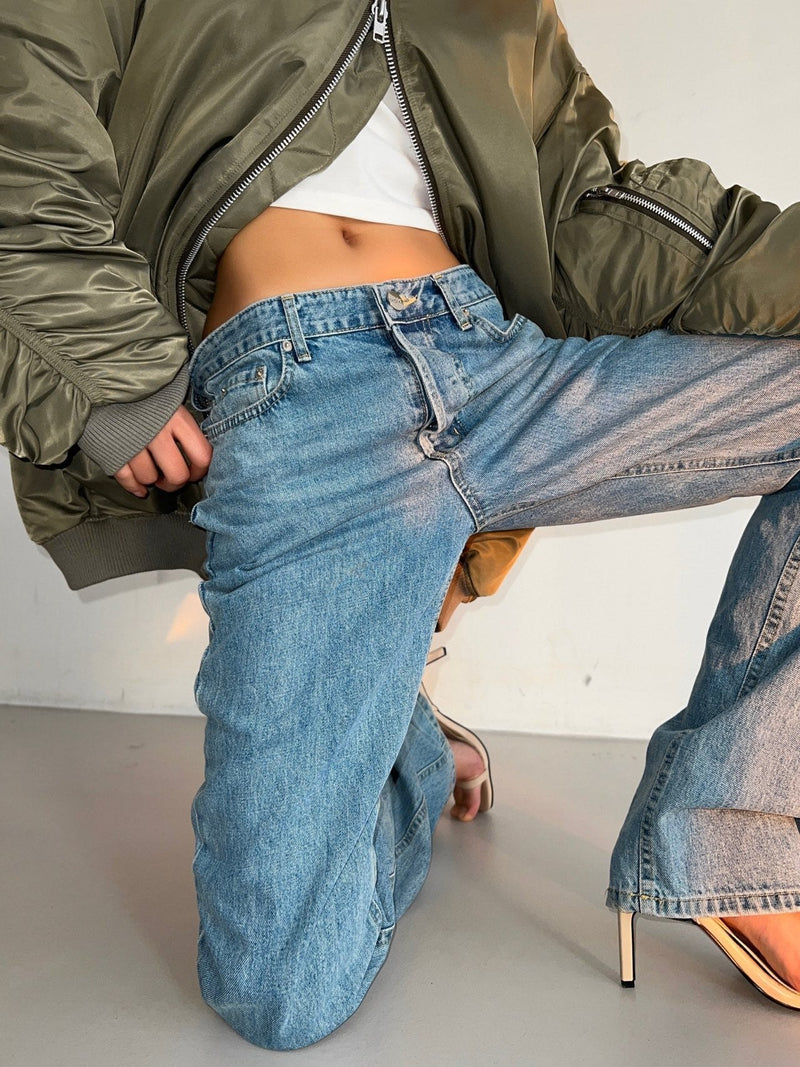 BUTTON FLY BOYFRIEND JEANS