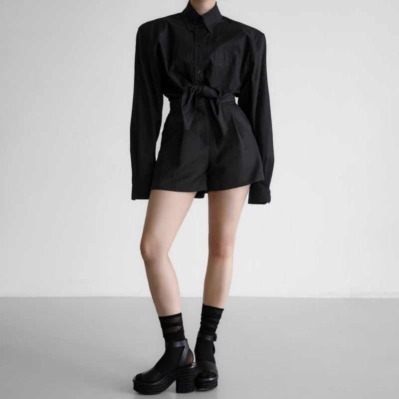 CLASSIC PLEATED DETAIL SHORTS