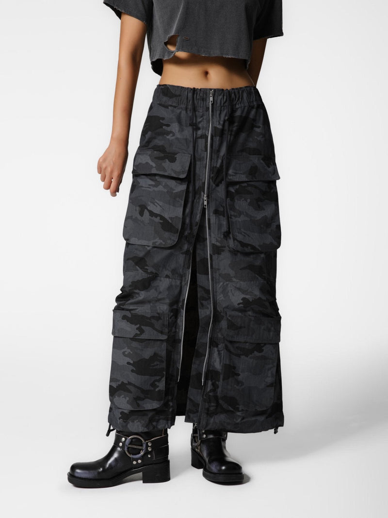 CAMOUFLAGE ZIPPED CARGO SKIRT