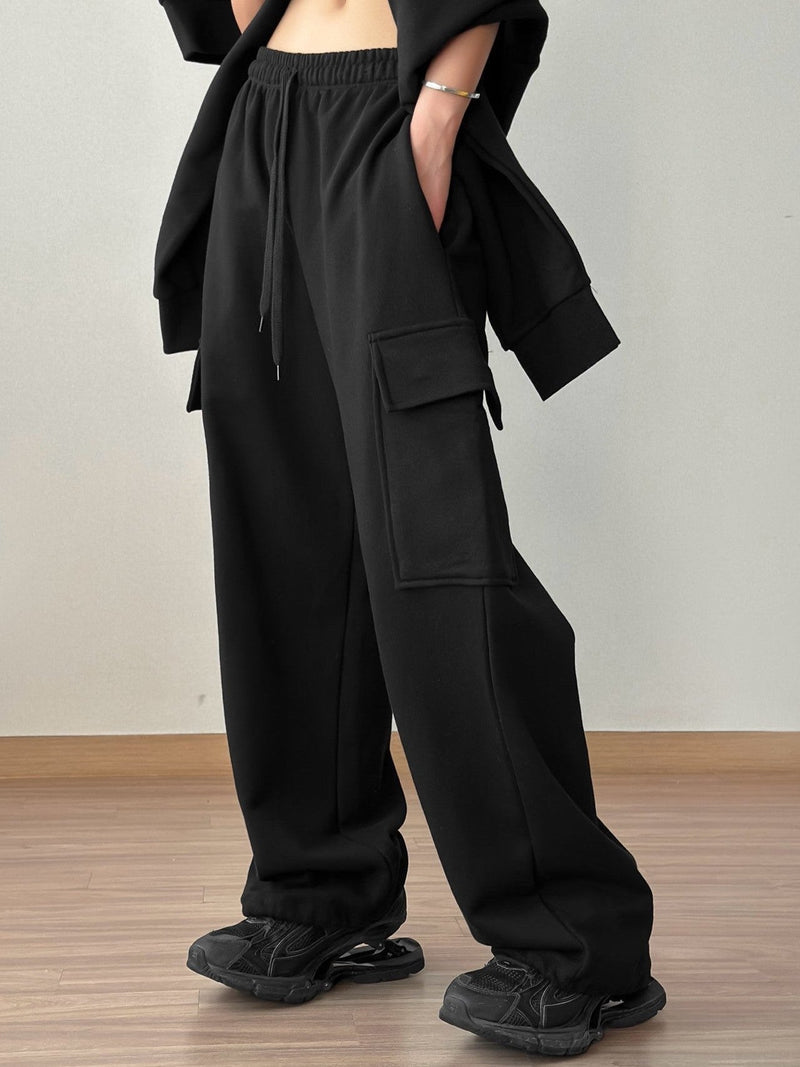 CARGO POCKET WIDE SWEATPANTS