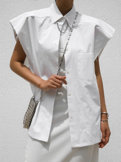CHAIN NECKLACE DETAIL SLEEVELESS BUTTON DOWN SHIRT