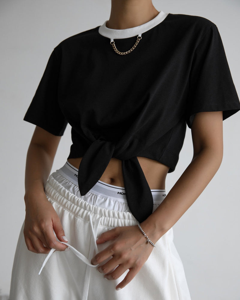CHAIN NECKLACE KNOT DETAIL CROPPED T-SHIRT
