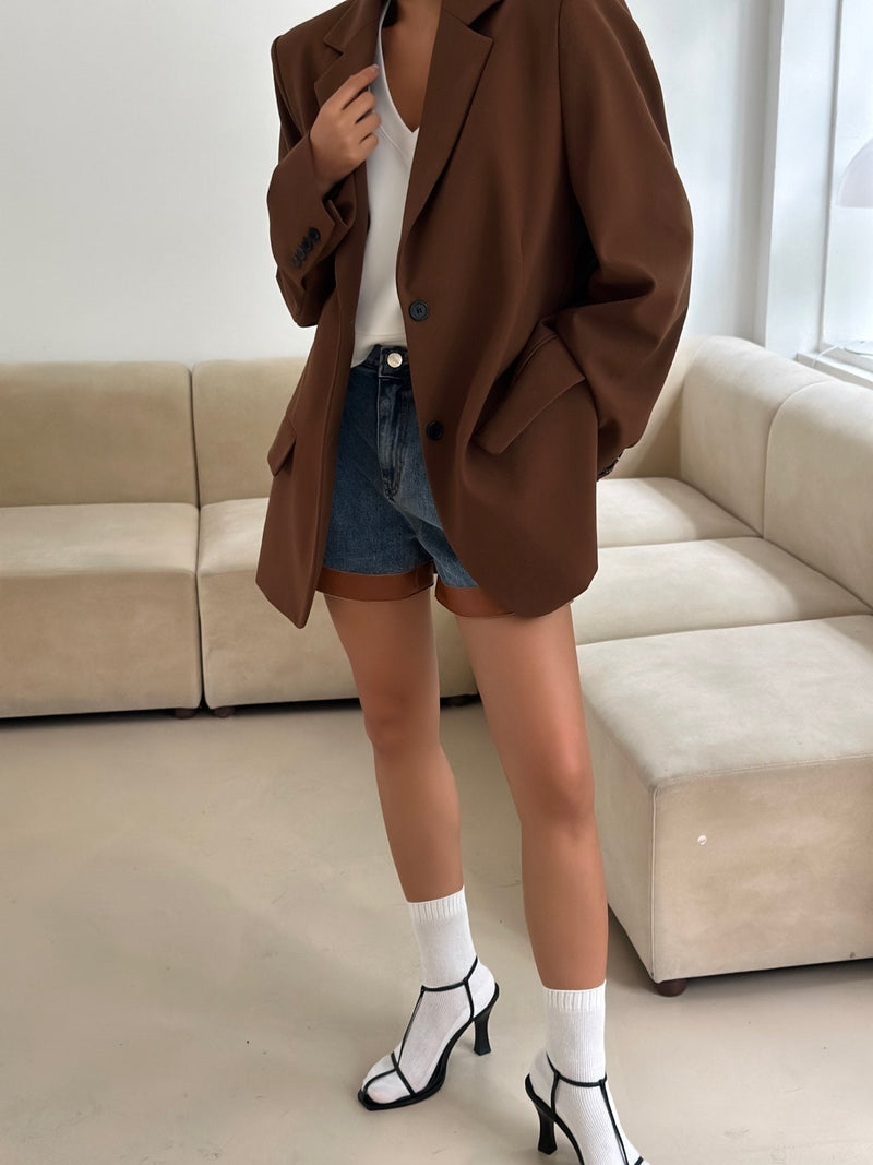 CLASSIC TWO-BUTTON SINGLE BREASTED BLAZER