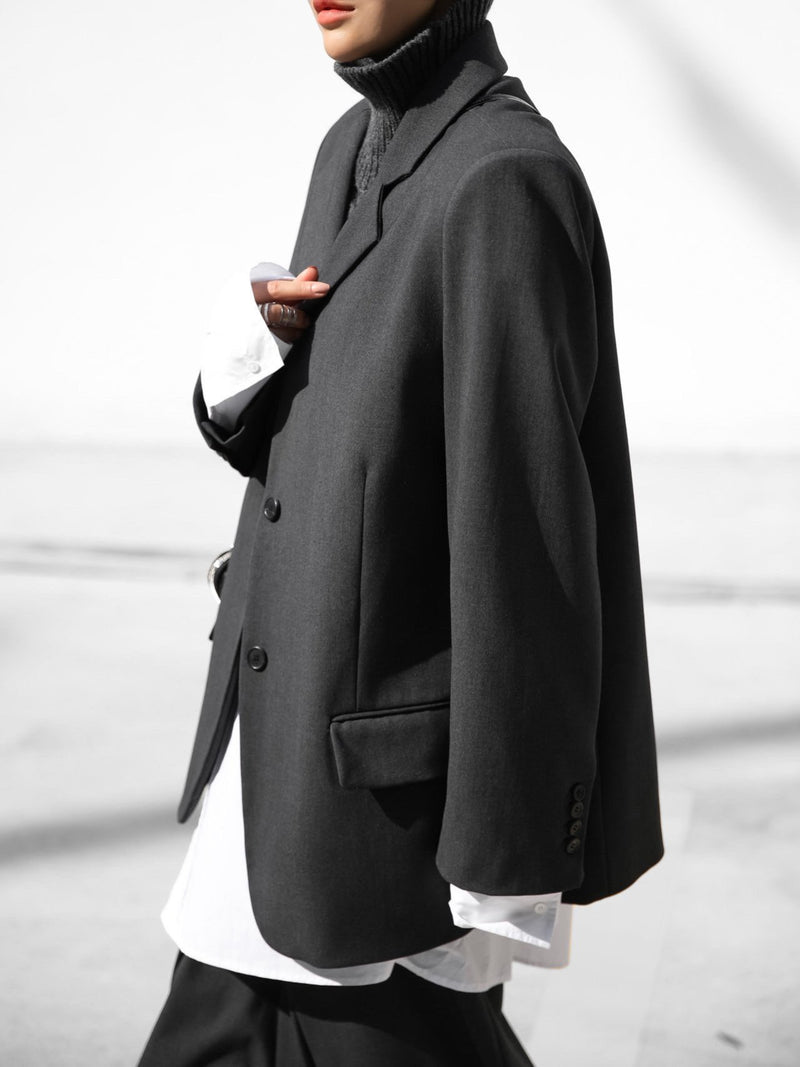 CLASSIC TWO-BUTTON SINGLE BREASTED BLAZER