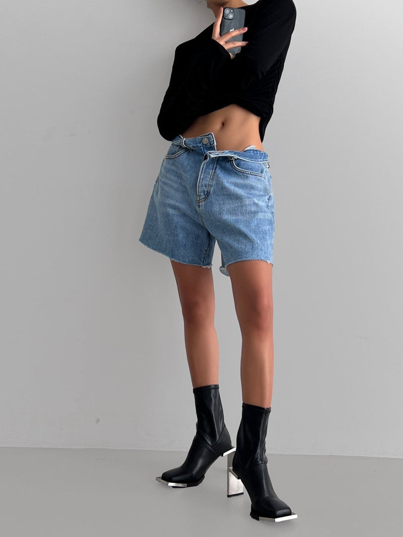 CUTTED DETAIL VINTAGE DENIM SHORTS