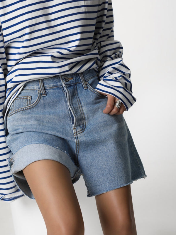 CUTTED DETAIL VINTAGE DENIM SHORTS