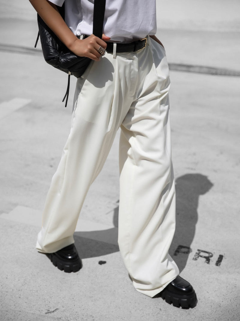 HIGH WAIST ONE PLEAT WIDE TROUSERS