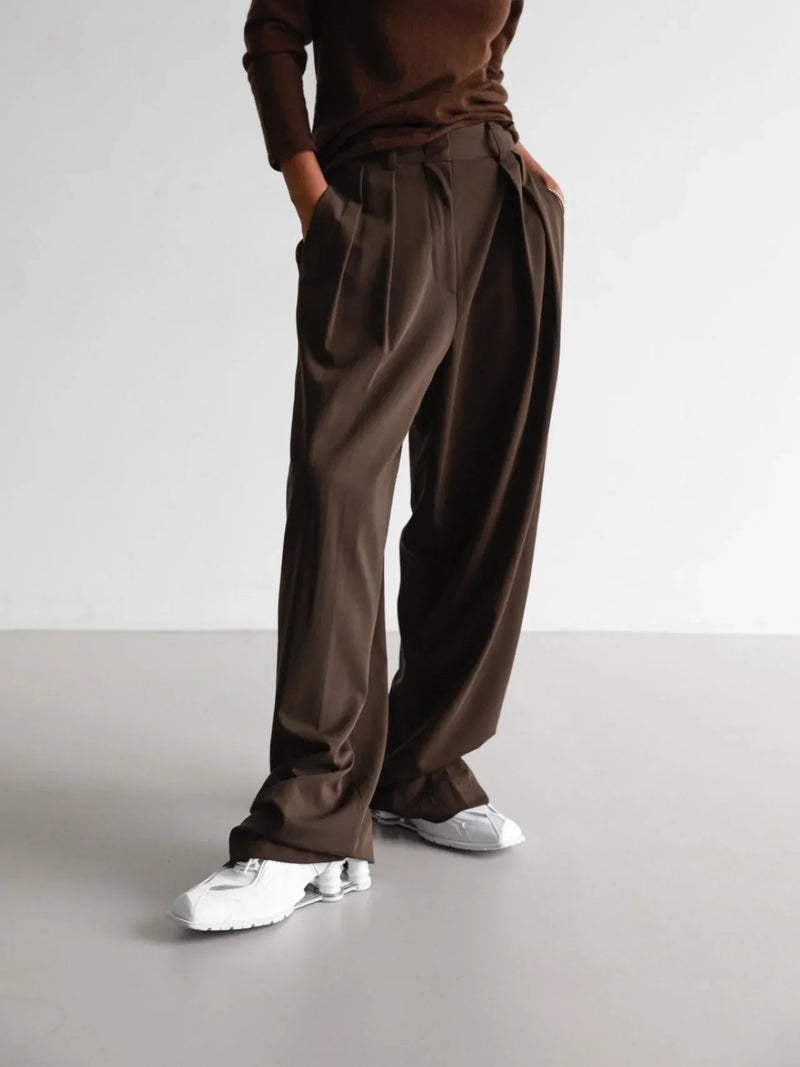 LOW WAISTED DOUBLE PLEATED WIDE TROUSERS