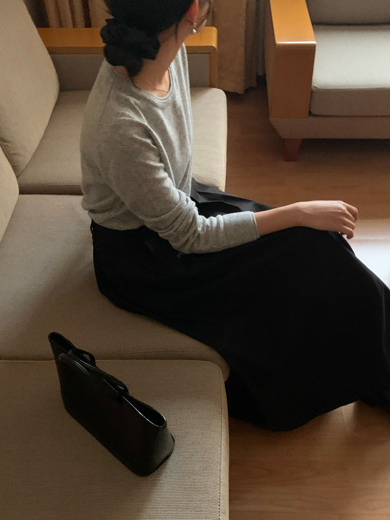 BACK BANDED FLARED PLEAT SKIRT