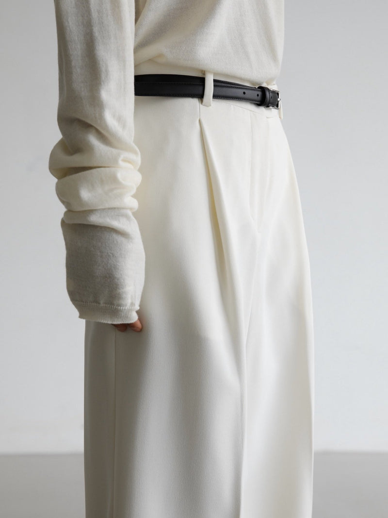 ONE PLEATED WIDE ROLLED UP TROUSERS