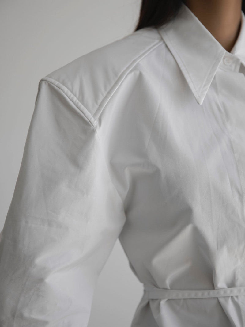 PADDED SHOULDER BUTTON DOWN COTTON SHIRT