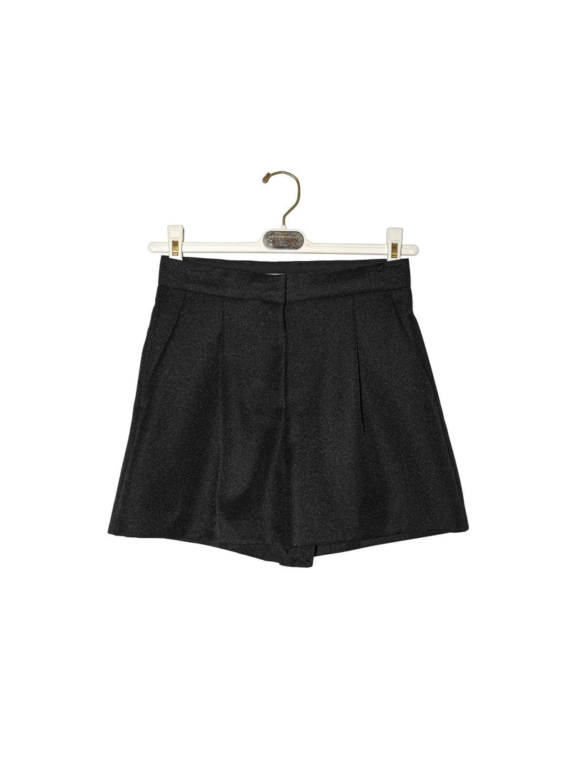 CLASSIC PLEATED DETAIL SHORTS