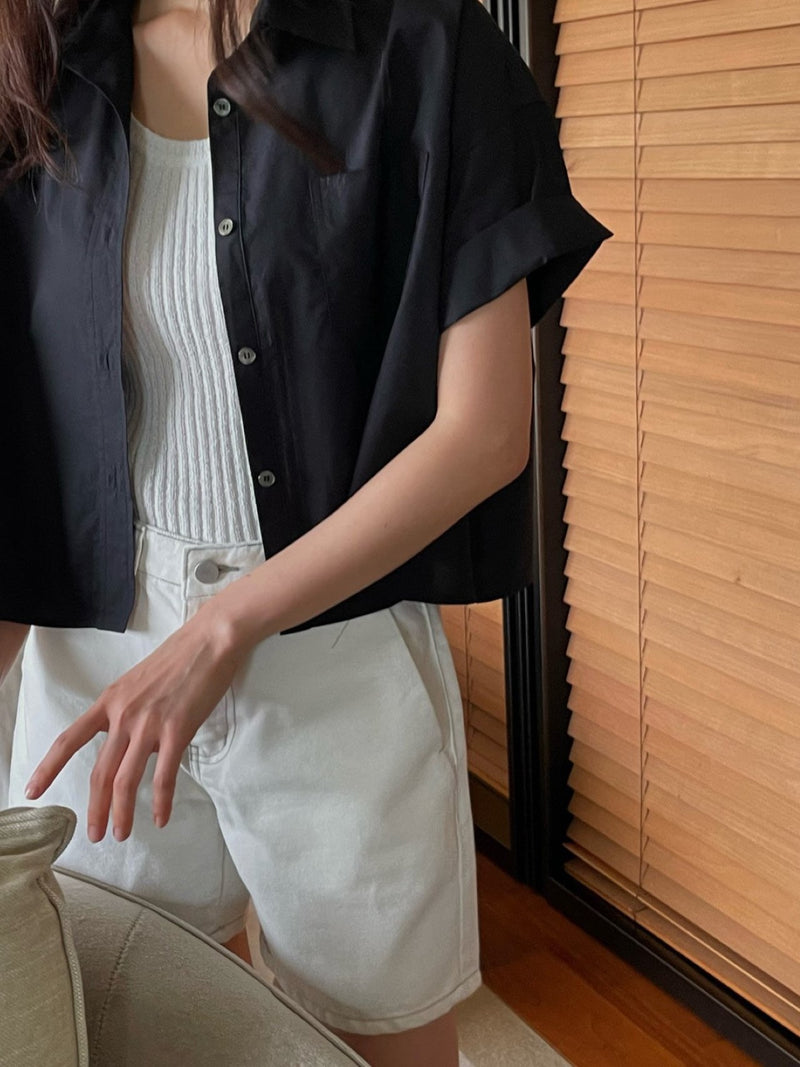 PREMIUM DENIM SHORTS WITH HIDDEN POCKET