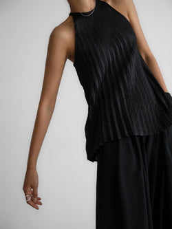 SILKY PLEATED HALTER NECK BLOUSE