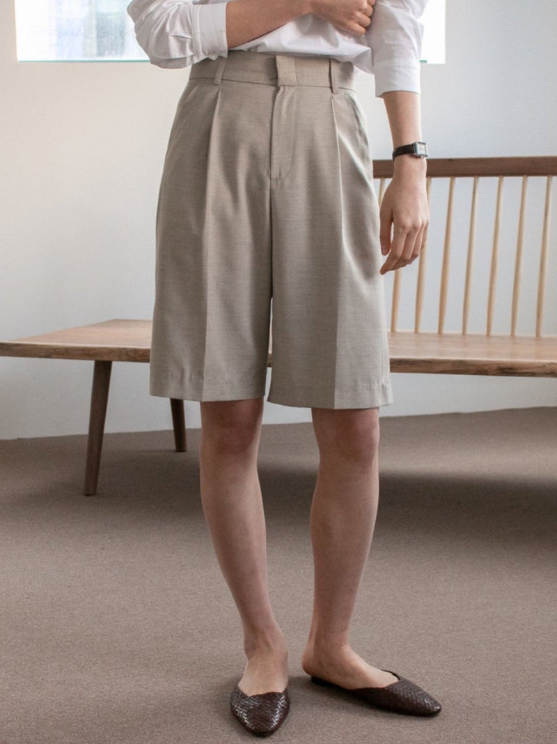 SUMMER WOOL BERMUDA SHORTS