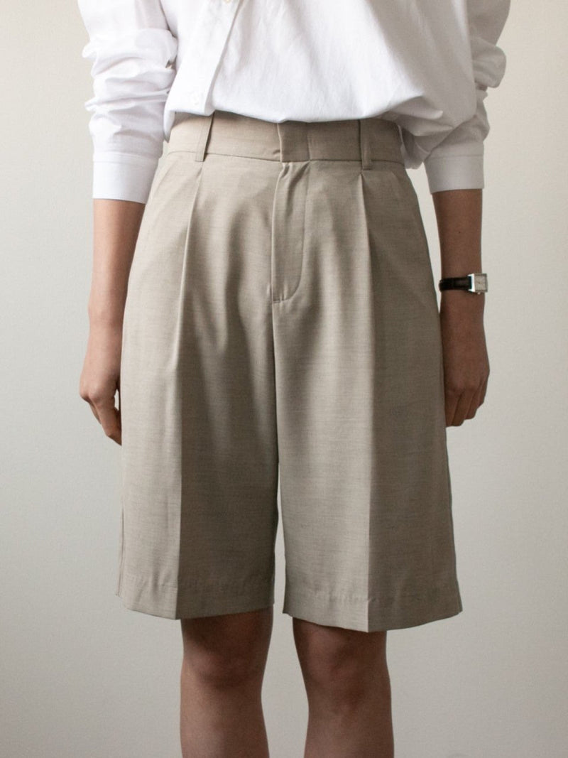 SUMMER WOOL BERMUDA SHORTS