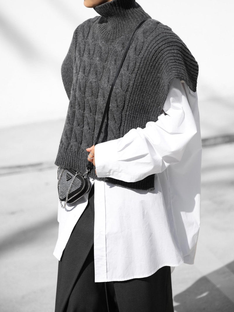 TWISTED CHUNKY TURTLENECK KNIT CAPE TOP