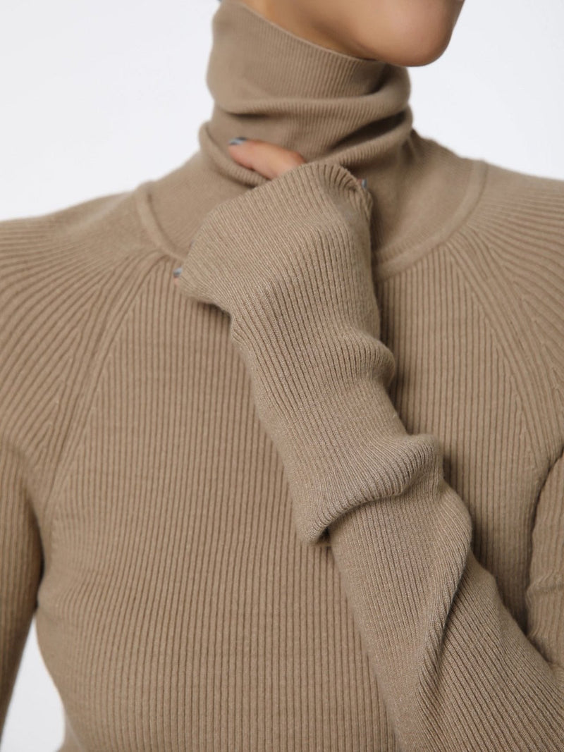 TURTLENECK RIBBED KNIT TOP