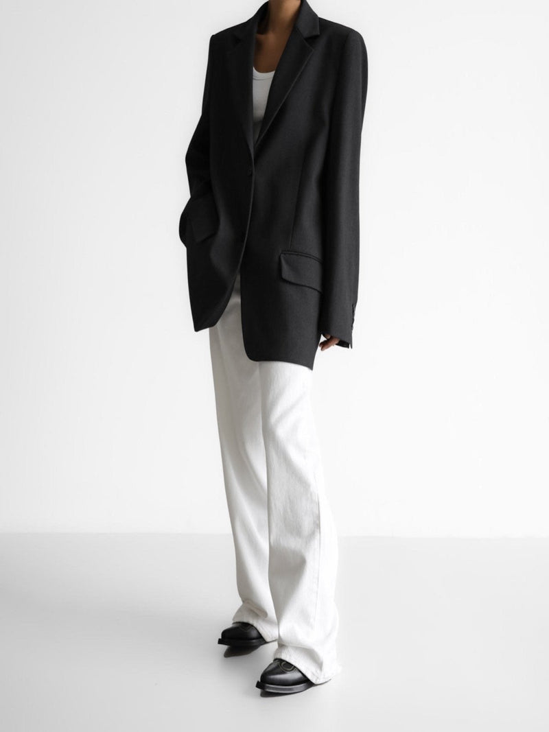 CLASSIC TWO-BUTTON SINGLE BREASTED BLAZER
