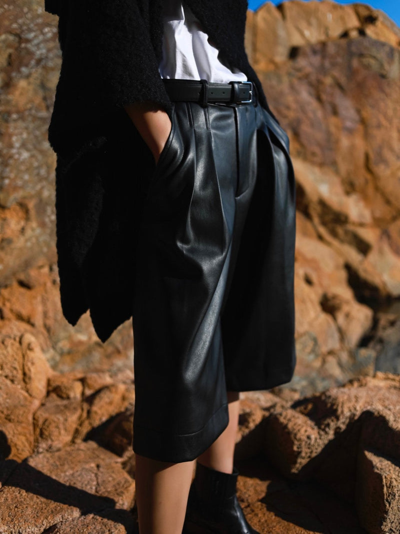 VEGAN LEATHER BERMUDA SHORTS