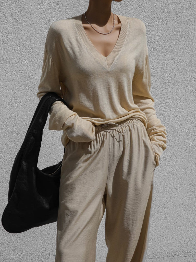 WOOL SILK DEEP V-NECK LONG SLEEVED KNIT