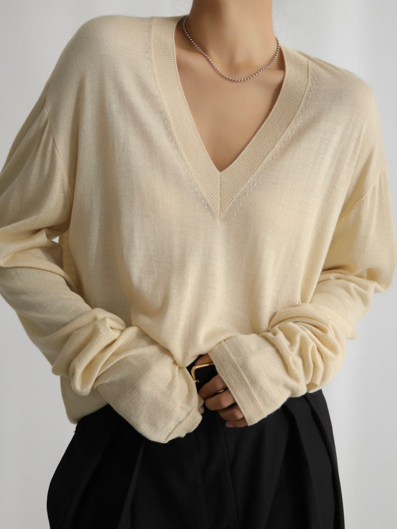 WOOL SILK DEEP V-NECK LONG SLEEVED KNIT