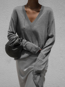 WOOL SILK DEEP V-NECK LONG SLEEVED KNIT