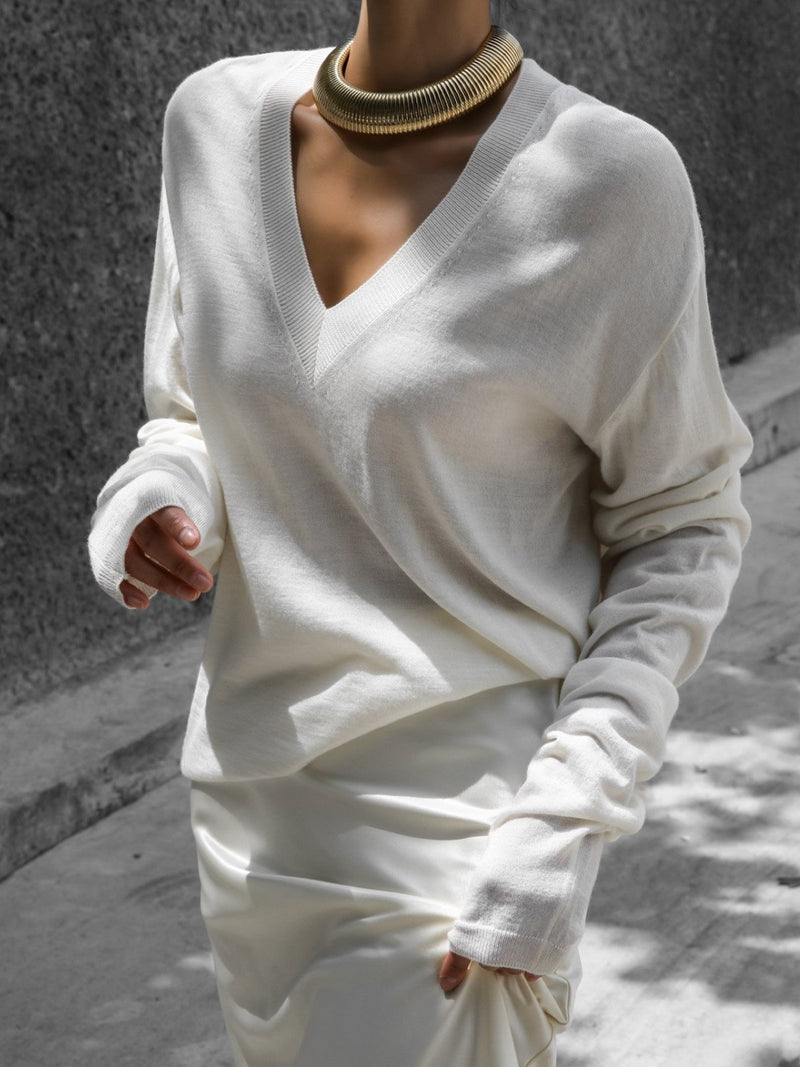 WOOL SILK DEEP V-NECK LONG SLEEVED KNIT