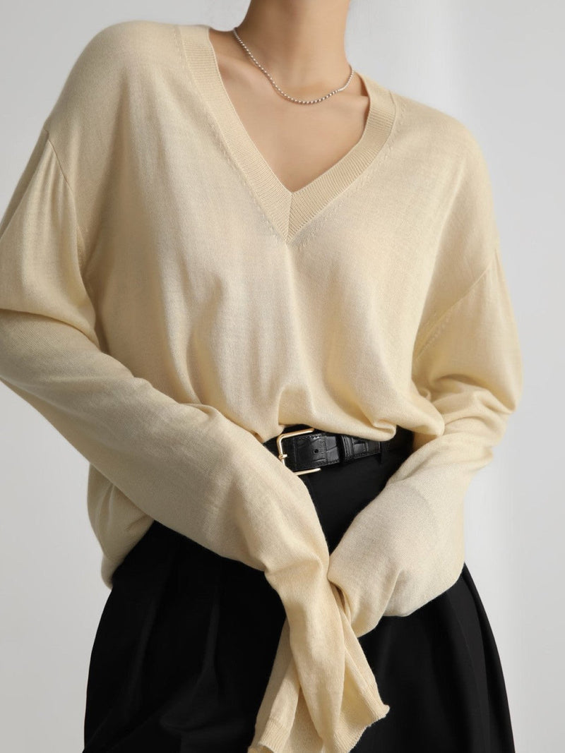 WOOL SILK DEEP V-NECK LONG SLEEVED KNIT