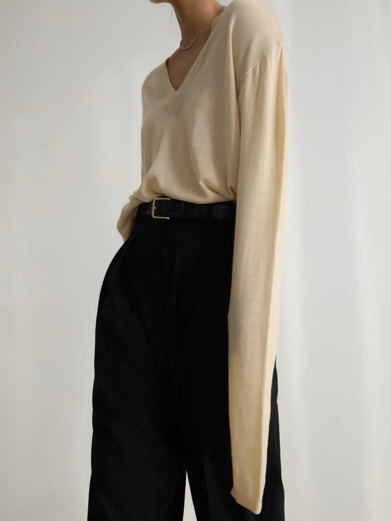 WOOL SILK DEEP V-NECK LONG SLEEVED KNIT