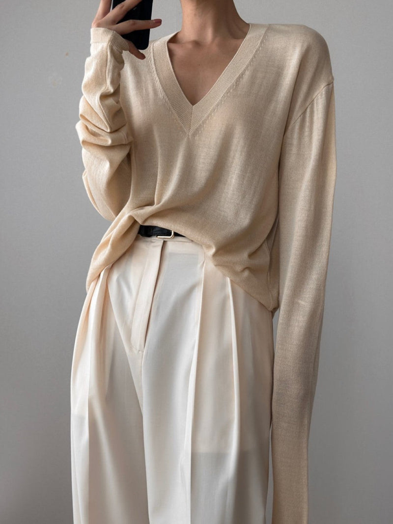 WOOL SILK DEEP V-NECK LONG SLEEVED KNIT