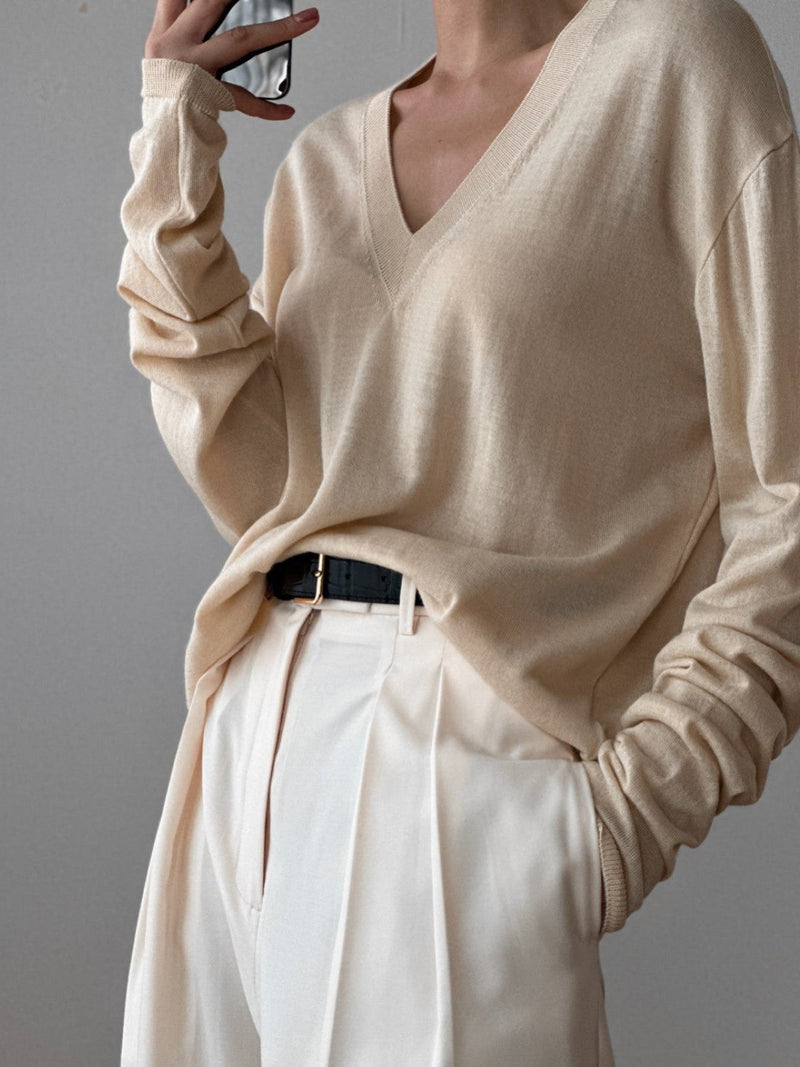 WOOL SILK DEEP V-NECK LONG SLEEVED KNIT