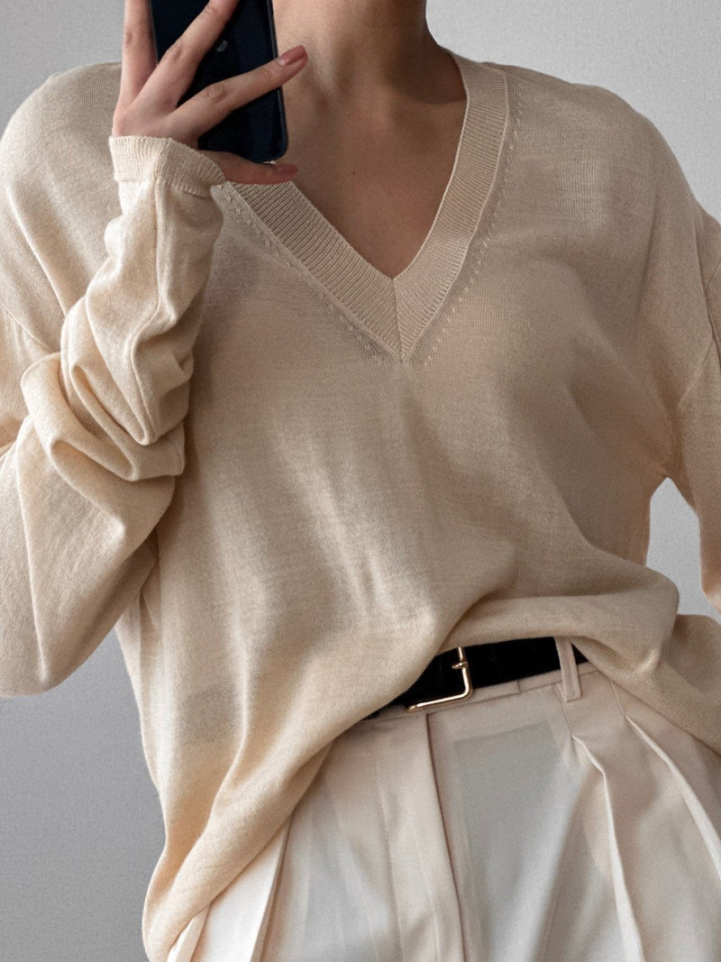 WOOL SILK DEEP V-NECK LONG SLEEVED KNIT