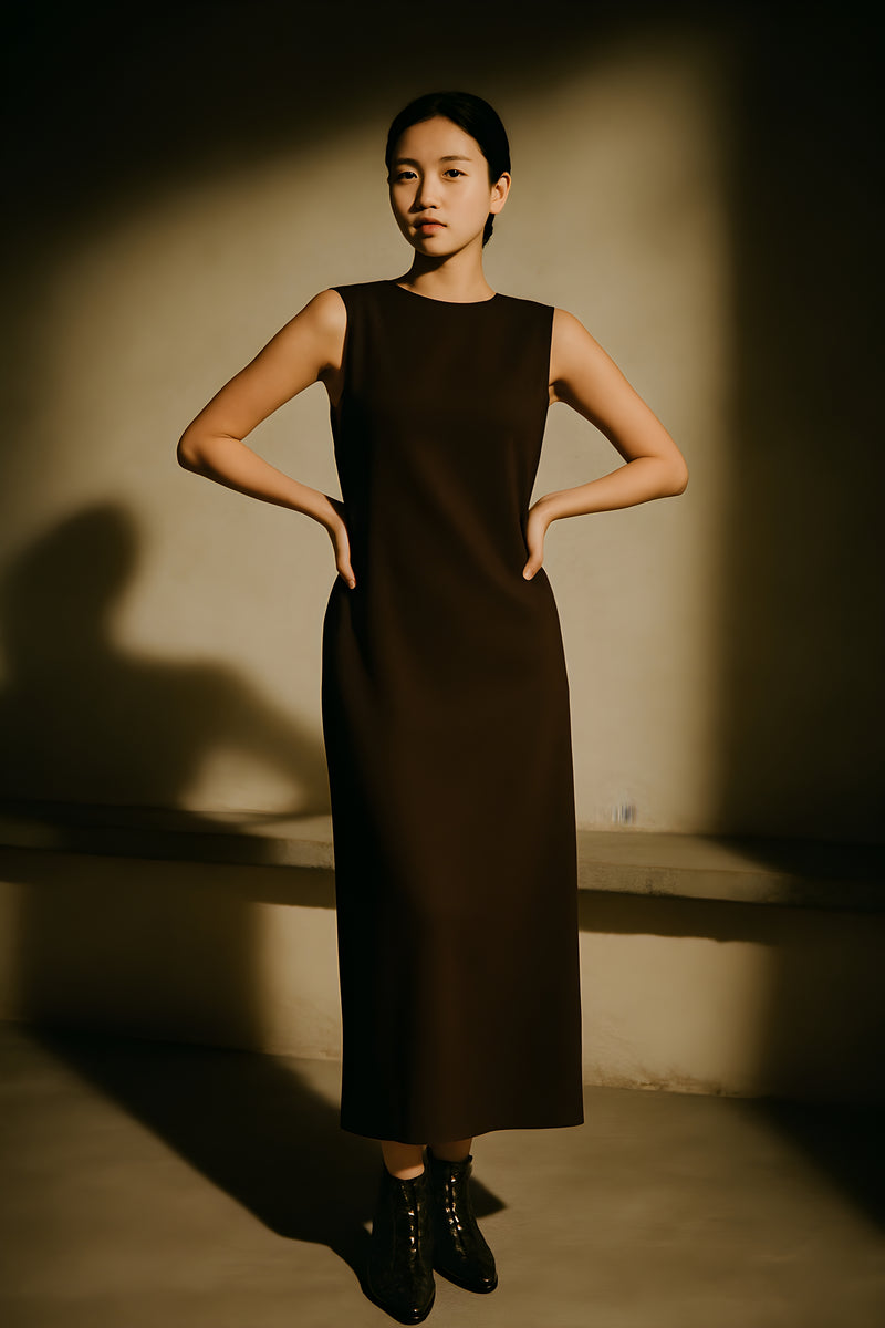 CONTOUR CREPE SLEEVELESS DRESS