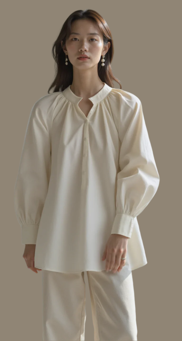 MINIMALIST LIGHTWEIGHT BLOUSE